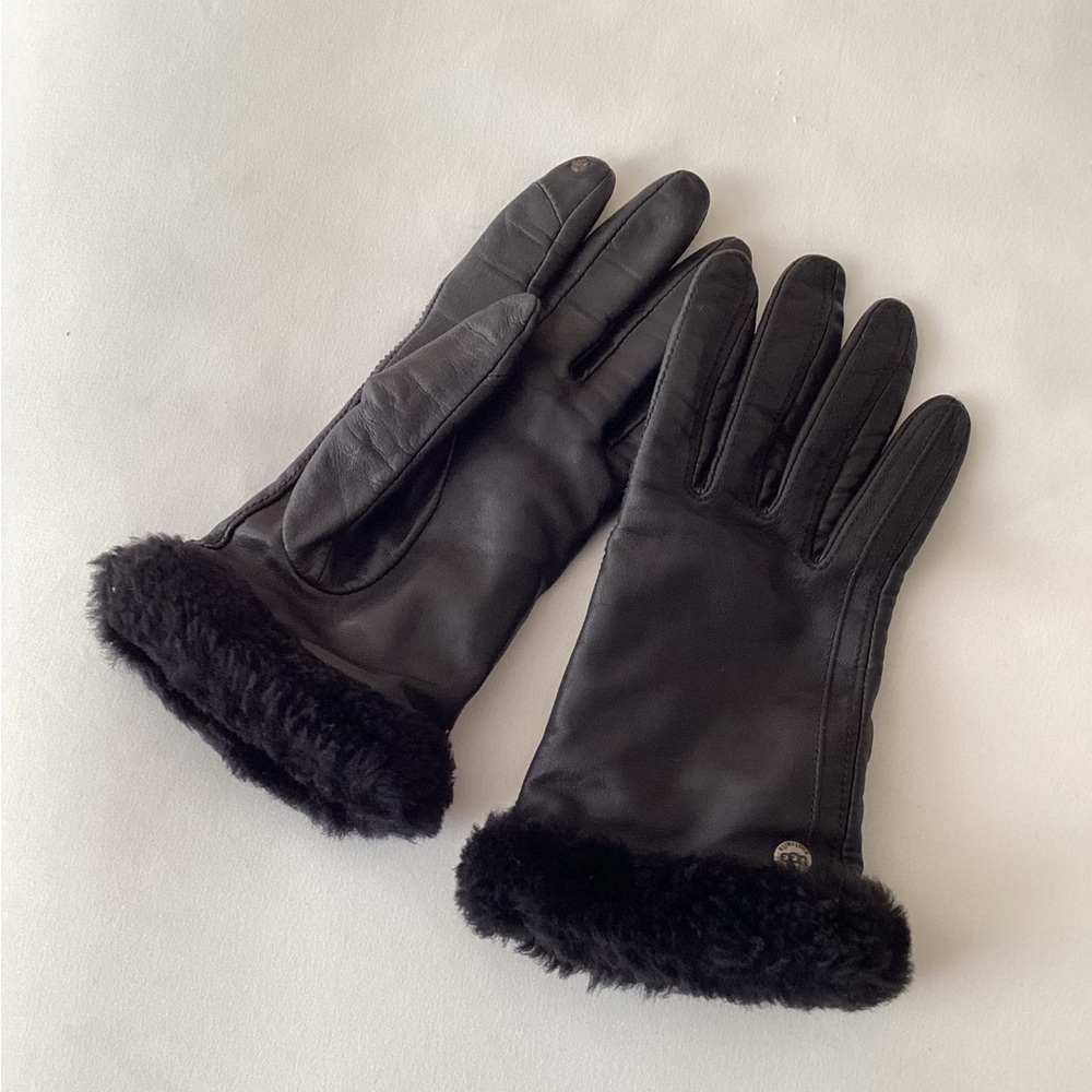 UGG Shorty Shearling-Cuff Leather Tech Gloves - image 2